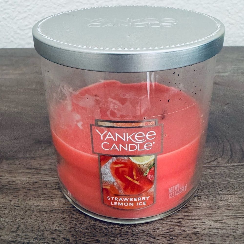 Yankee Candle Strawberry Lemon Ice Jar Candle